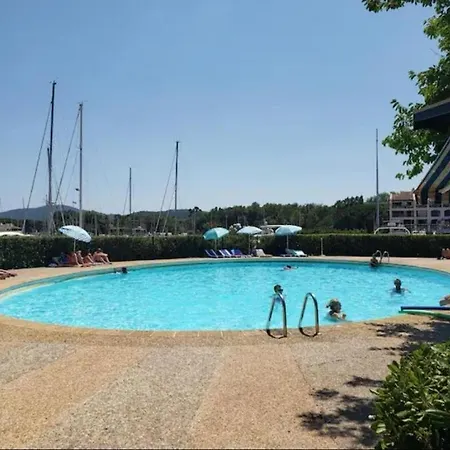 Brigantine112 - Appt 4 Pers Climatise Vue Avec Acces Direct Au Port, Proche De St Tropez Et Ses Plages Apartamento Cogolin