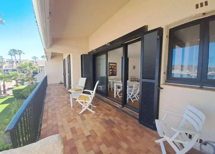 Brigantine112 - Appt 4 Pers Climatise Vue Avec Acces Direct Au Port, Proche De St Tropez Et Ses Plages